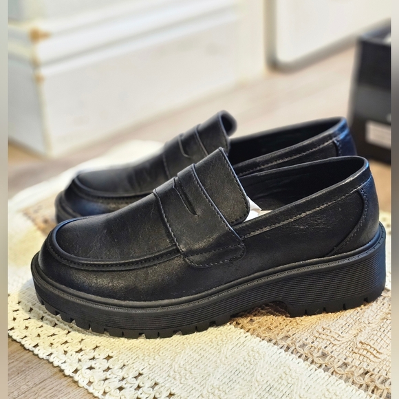 ... - Picture 5 of 5